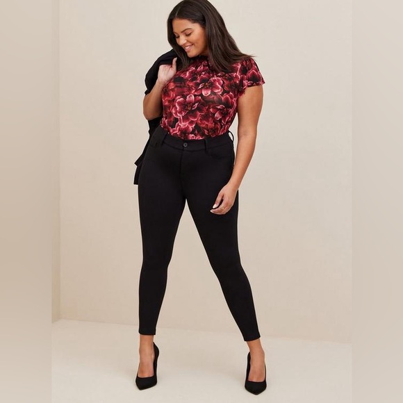 Torrid Sheer Stretch Mesh Smocked Neck Flutter Sleeve Top Blouse 4 4X - Picture 4 of 7